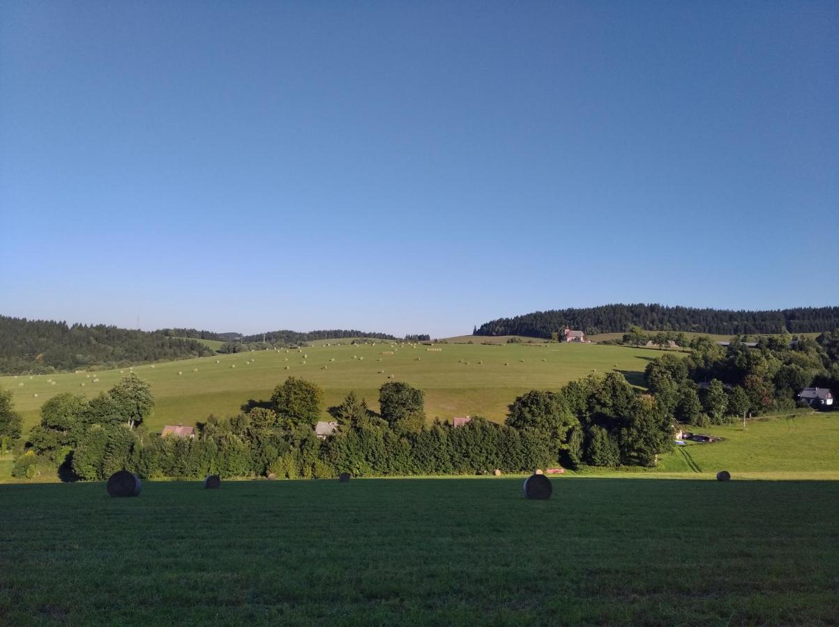 Celorocni Glamping V Pohodlnem Domecku Villa Výprachtice Exterior foto